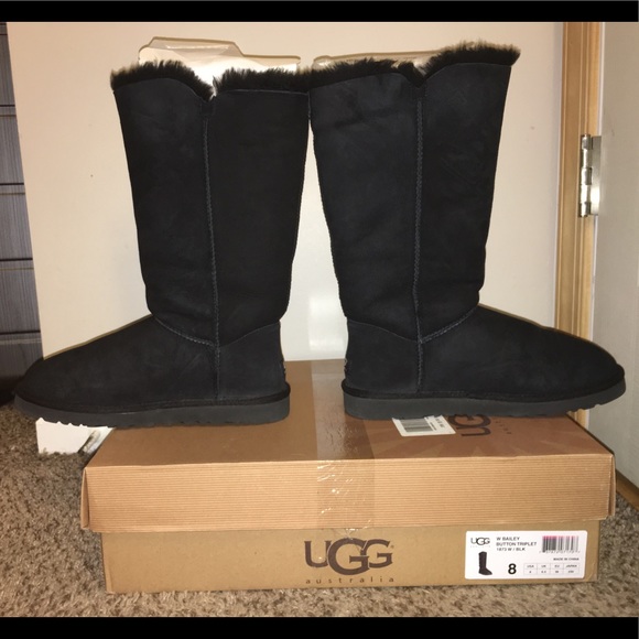UGG Bailey Button Triplet Genuine Shearling Boot - Picture 4 of 8